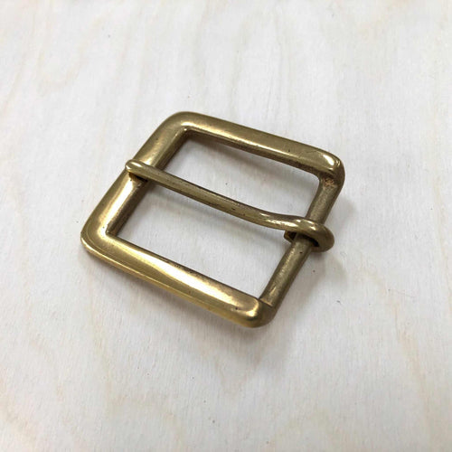 An elegant solid brass belt buckle for making leather belts